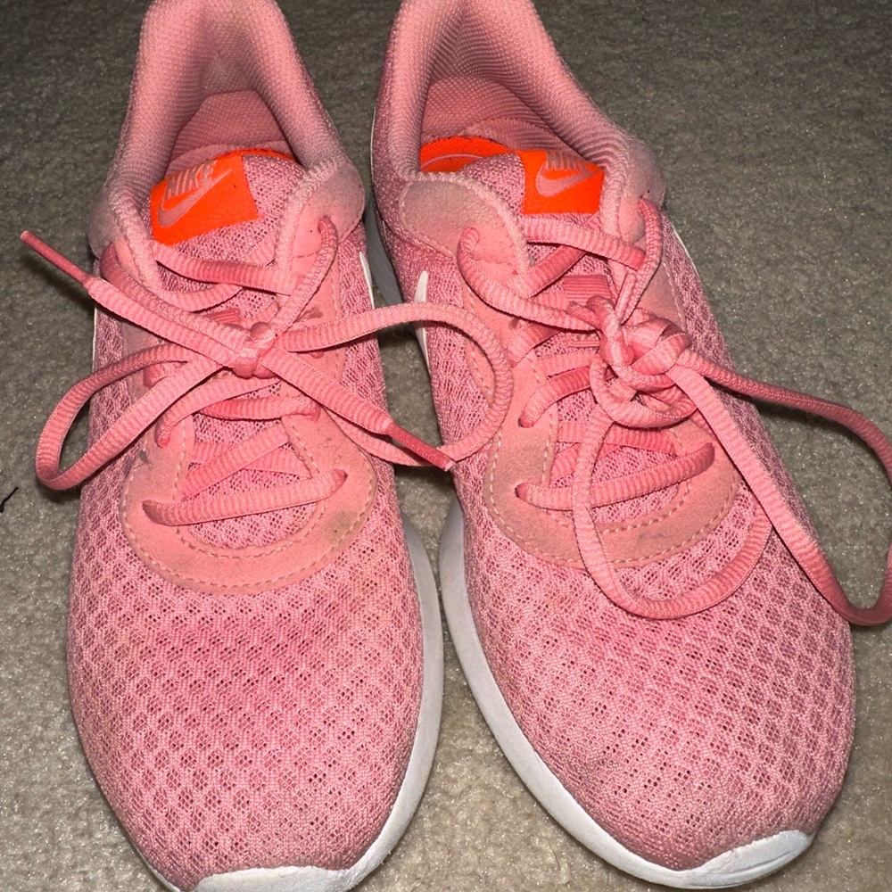 Nike Women's Pink/Orange Sneakers Women’s 7